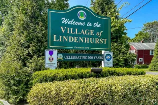 Take a quick look at Lindenhurst NY