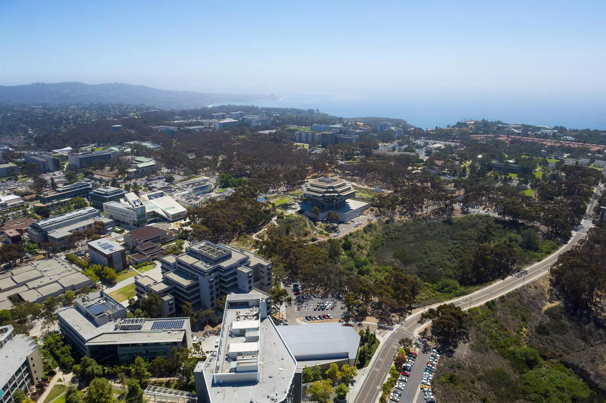 🎓 UC San Diego: The Heartbeat of La Jolla’s Innovation Scene