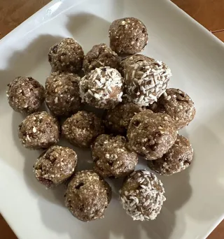 Salted Caramel Cashew Energy Balls
