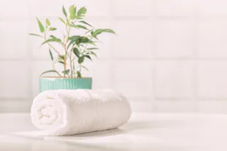 Why Bathing Becomes a Battle in Dementia Care (and What to Do Instead)