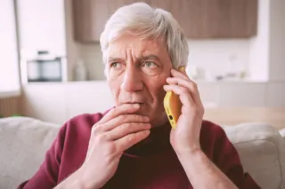 Holiday Scams & Dementia: How to Protect Your Loved One When the World Isn’t Playing Fair