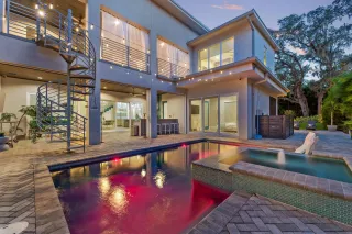 Finding the Perfect Photographer for Your Short-Term Rental Success