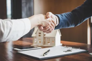 Selling Your Home: A Step-By-Step Comparison of Realtors and Real Estate Investors