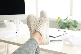 Why Do My Feet Hurt After a Long Day? Common Causes Explained