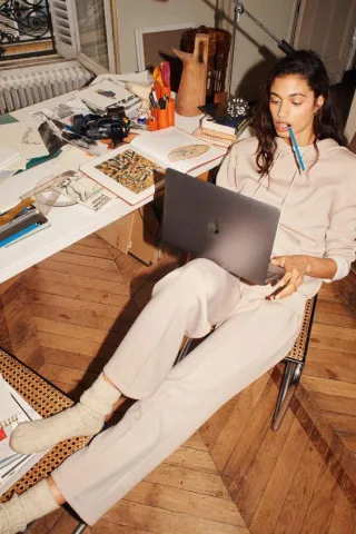 Hybrid Businesses: How to Combine Physical and Digital to Create Unique Experiences for Your Clients