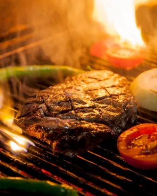 Looking for BBQ Near Me on the Las Vegas Strip? Blvd Bar BQ & Wings Has You Covered