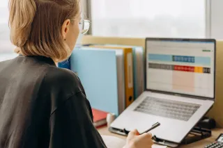 Why Business Coaches Should Outsource Administrative Tasks