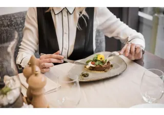 ROI: 51.43% - Why Not Invest $400,000 in This Restaurant Business and Enjoy a Profitable Green Card Pathway?