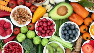 The Best Stress-Relieving Foods (And the Worst Foods for Anxiety)