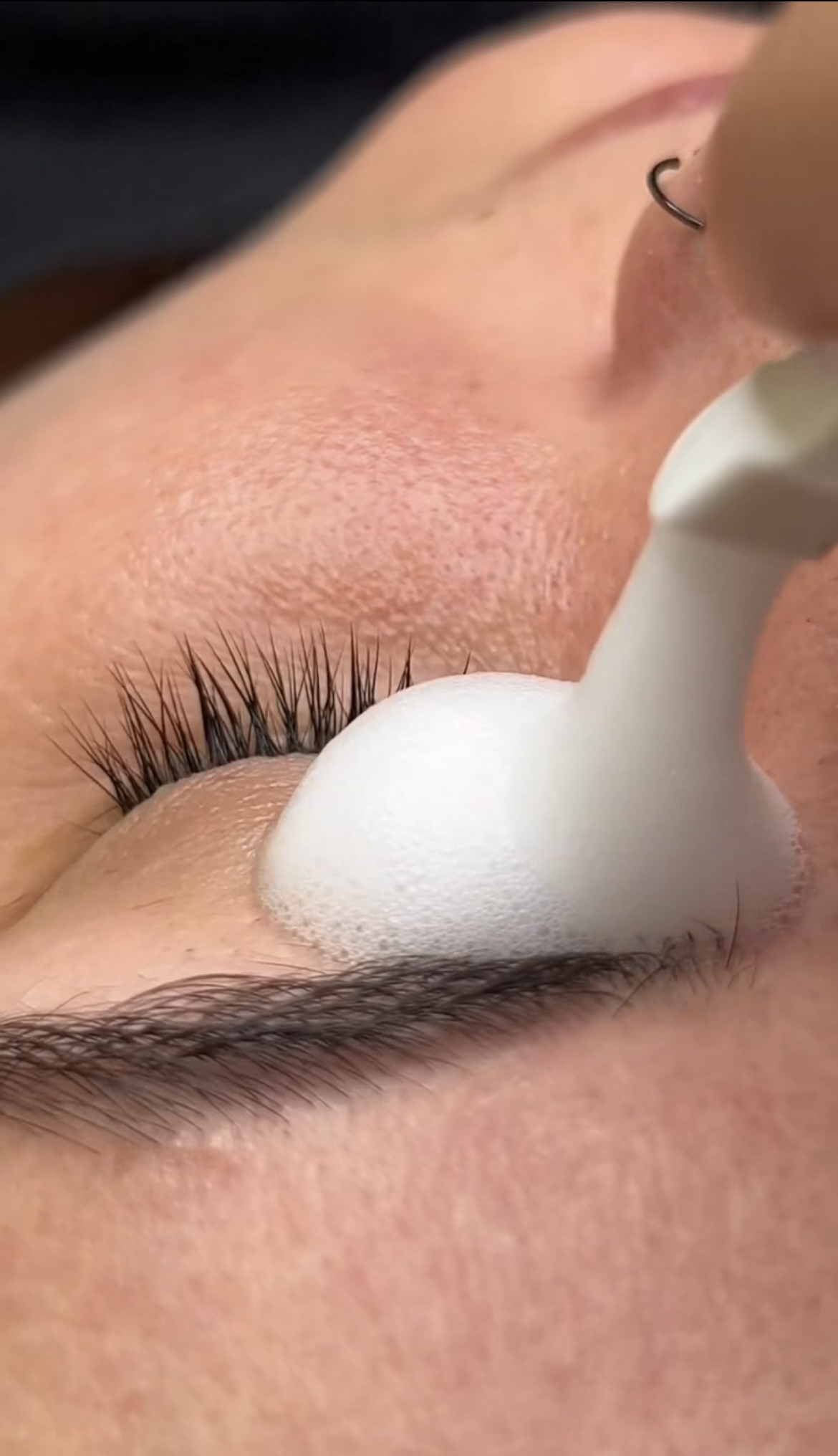 Lash Aftercare 101: Tips That Actually Keep Your Extensions Gorgeous Longer