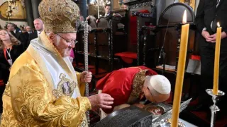 Pope And Patriarch's Joint Blessing Seals Historic Turkiye Unity Visit