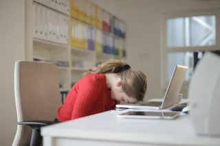 Overcoming the Fear of Selling: 5 Tips for Confidently Promoting Your Services