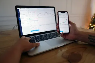 Saving vs. Investing: Why Your Mindset Matters 