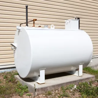 Quels sont les risques de conserver une cuve à fioul inutilisée dans son jardin ?