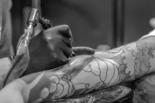 Steg for steg for tatovering etterbehandling