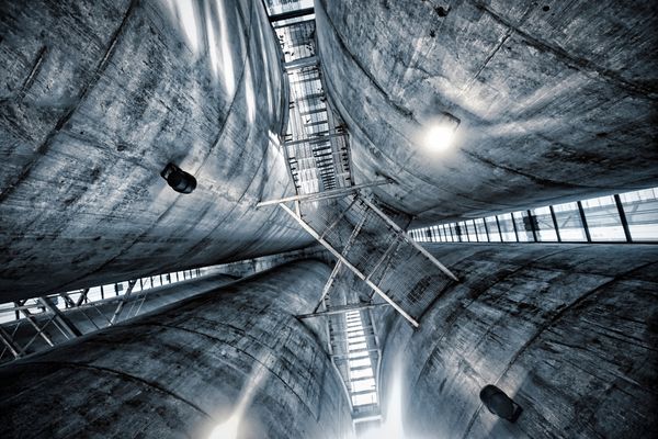 The Industry That Sells Confidence to Itself