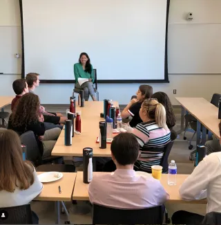 Navigating Success: Essential Qualities to Look for in a Mentor