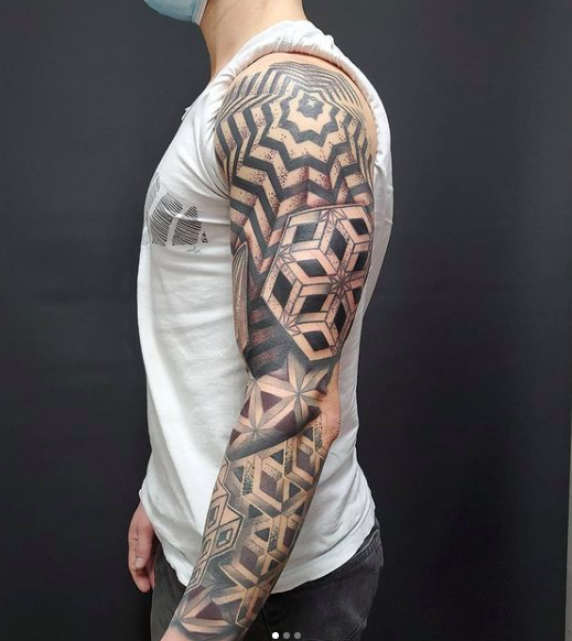 Geometric Sleeve