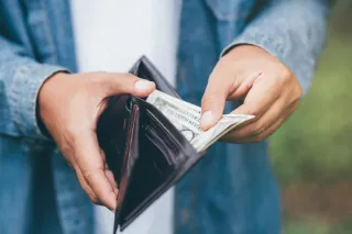 Seven Bad Money Habits That Can Keep You Poor