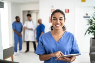 Easing Transitions Through Relocation Support in American Critical Care Nursing