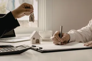 Expert Real Estate Agents in Houston – Helping You Buy & Sell with Confidence