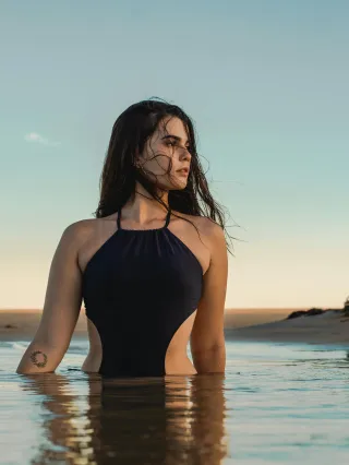 Dressing for the Heat: Smart Layering and Accessories for Summer Fashion