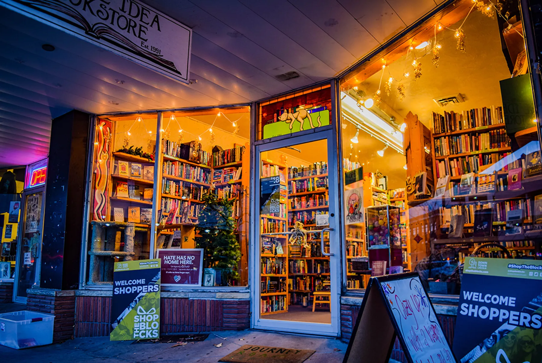 📚 Discover Hidden Stories at A Novel Idea Bookstore in Lincoln