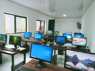 Milenium abre sala tecnológica en Mistrató con enfoque en IA y marketing digital