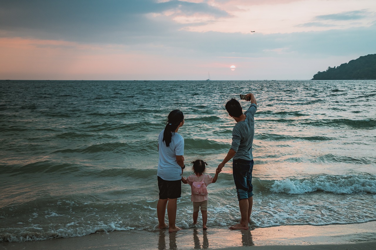 Escaping the Family Drama Triangle: Breaking Free from Toxic Roles
