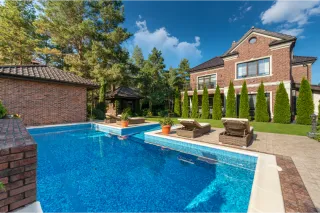 Decking Dos and Don'ts: Common Mistakes to Avoid in Pool Deck Construction