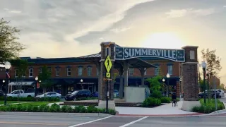 🪑Where Vintage Meets Vibe: Discover Antiques & Artisans Village in Summerville, SC