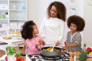 5 Reasons Kids Should Have a Role in the Kitchen