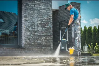 End-of-Year Maintenance: The Benefits of Pressure Washing Your Business