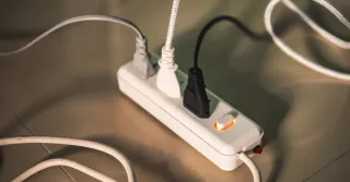 5-Minute Guide: Top 10 Office Devices Never to Plug Into a Power Strip