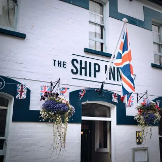 Local Pubs with Character: Where to Enjoy a Pint in Lyme Regis