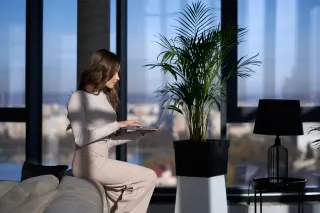 How to Balance Your Full-Time Job with Your Dream Hustle (Without Losing Your Mind!)