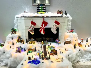 Santa and Mrs. Claus are coming to Metropolis Resort!