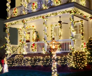 Smart Christmas Lights: Should You Go High-Tech This Holiday?