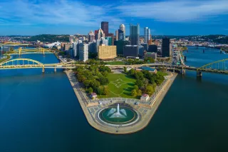 🚗 Exploring Downtown Pittsburgh: Best Parking Spots & Car-Friendly Tips (Comfy Life Auto Rentals – Pittsburgh, PA)
