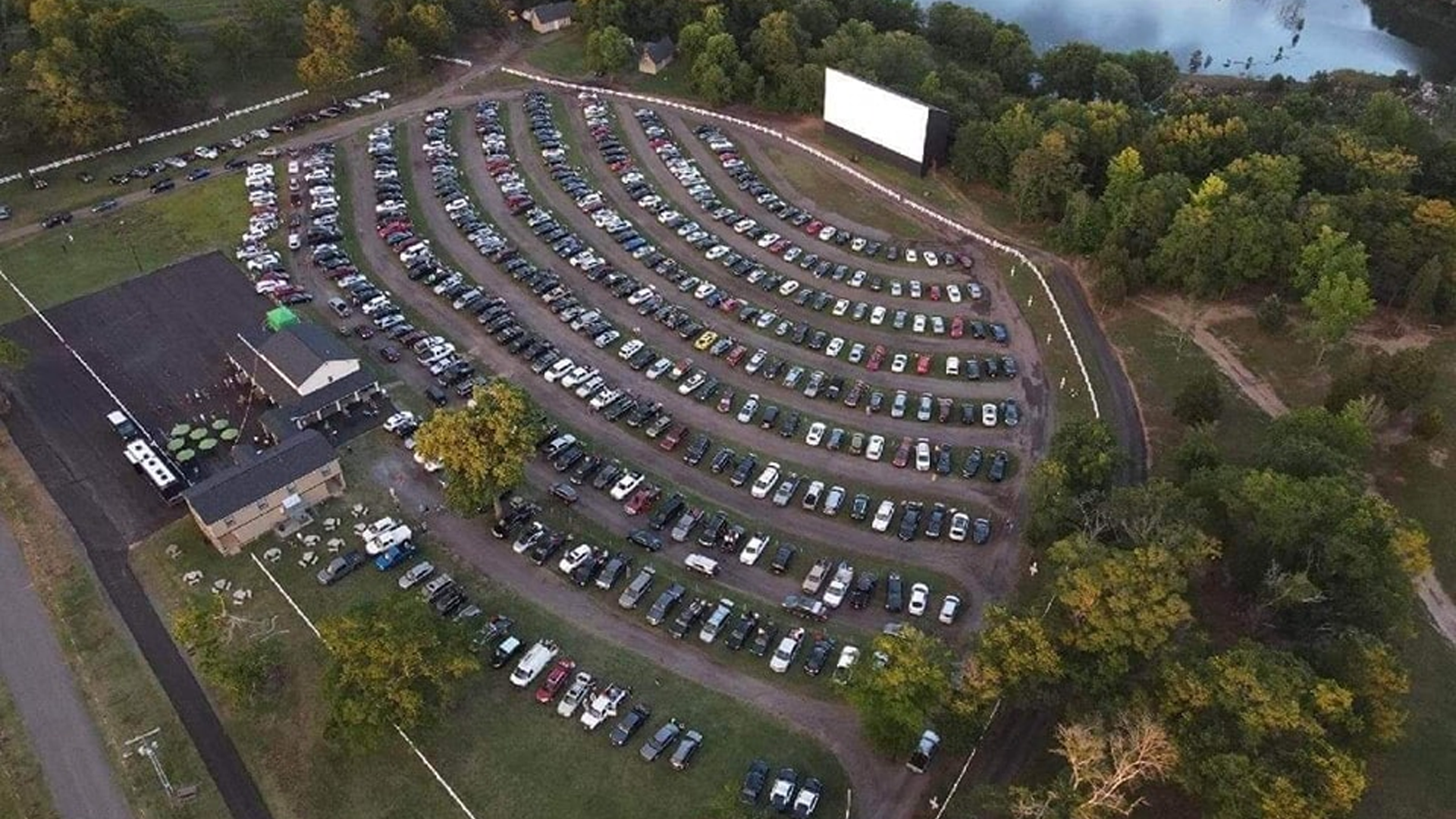 🎬 Retro Movie Nights at Belmont Drive-In Theatre – A Classic NC Experience