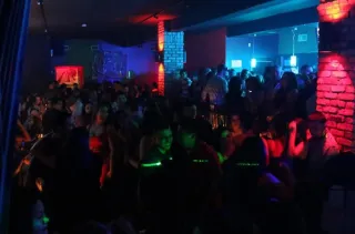 🎶 Party Like a Local: McAllen’s 17th Street Is Where the Night Comes Alive 🍸



