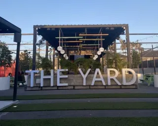 🍔 Big Bites & Chill Vibes at The Yard: A Foodie Paradise on Wheels! 🎶
