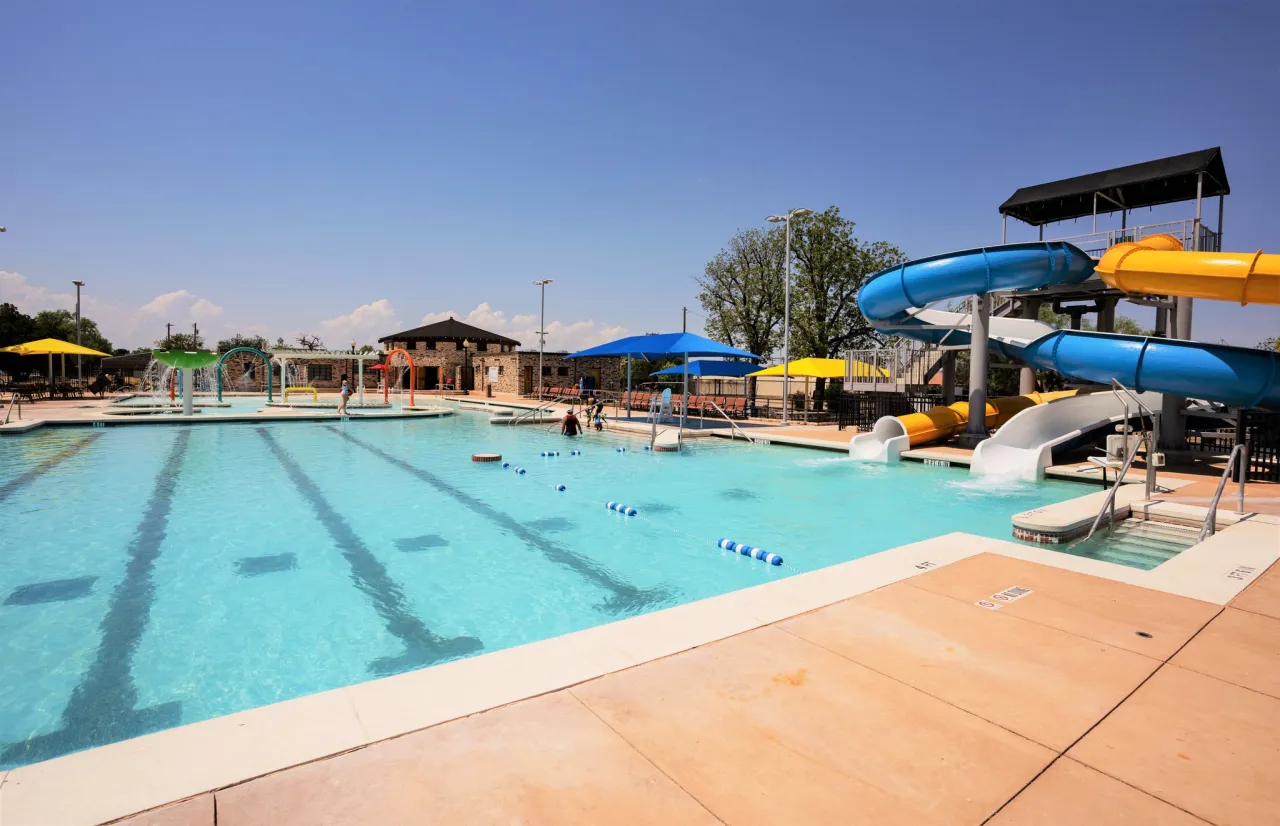 🏊Dive Into Fun at Elinor & Jake Bloomberg Municipal Pool — Edinburg’s Ultimate Cool-Down Spot