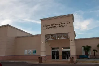 📚Edinburg Public Library Park Area: Your Go-To Spot for Fun, Relaxation & Community Vibes