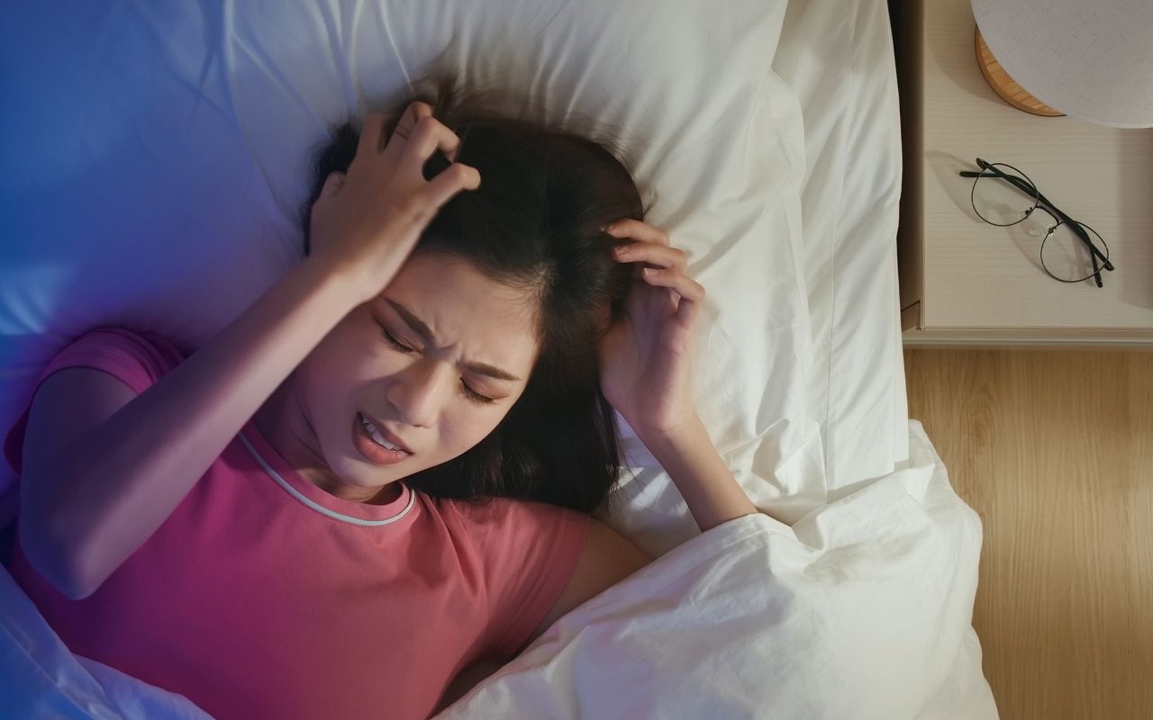 Gội đầu dưỡng sinh cho người rụng tóc nhiều do stress: có nên thử không?