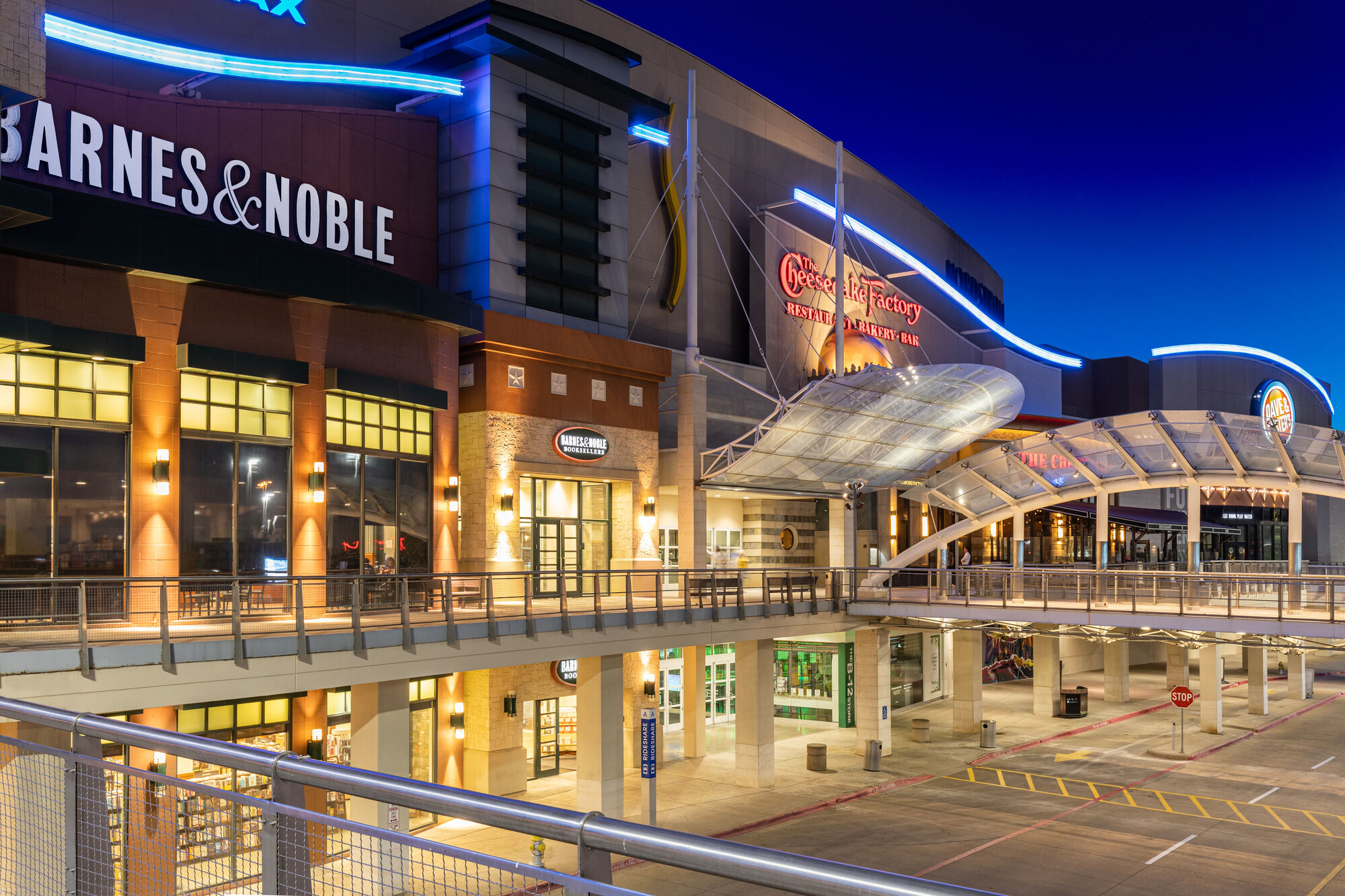 🛍️ Stonebriar Centre Mall: Frisco’s Ultimate Shopping & Entertainment Hub!