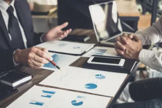 Les Défis Quotidiens des Conseillers Financiers dans la Prospection de Nouveaux Clients