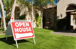Beyond the Basics: 10 Unconventional Open House Hacks for Realtors to Stand Out