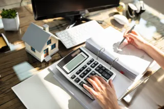 Is Real Estate School Really Hard for Aspiring Agents?