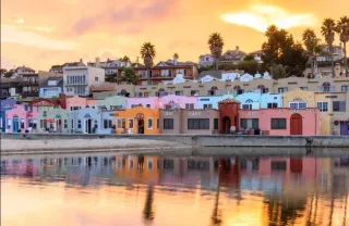 🌊 Colorful Charm by the Coast: Why Venetian Court in Capitola is California’s Most Instagrammable Secret 📸